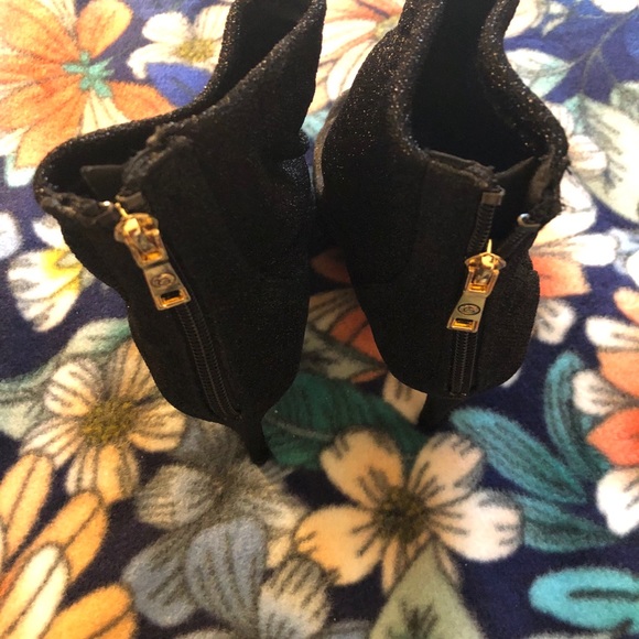 ****SOLD****G By Guess | Bex Heel Boots | Black - Picture 2 of 12